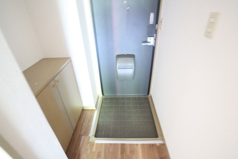 ビクトワールB棟 玄関