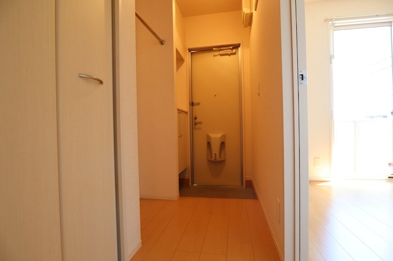 メゾンボナール 玄関