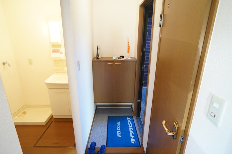 シャンテかしの木 玄関