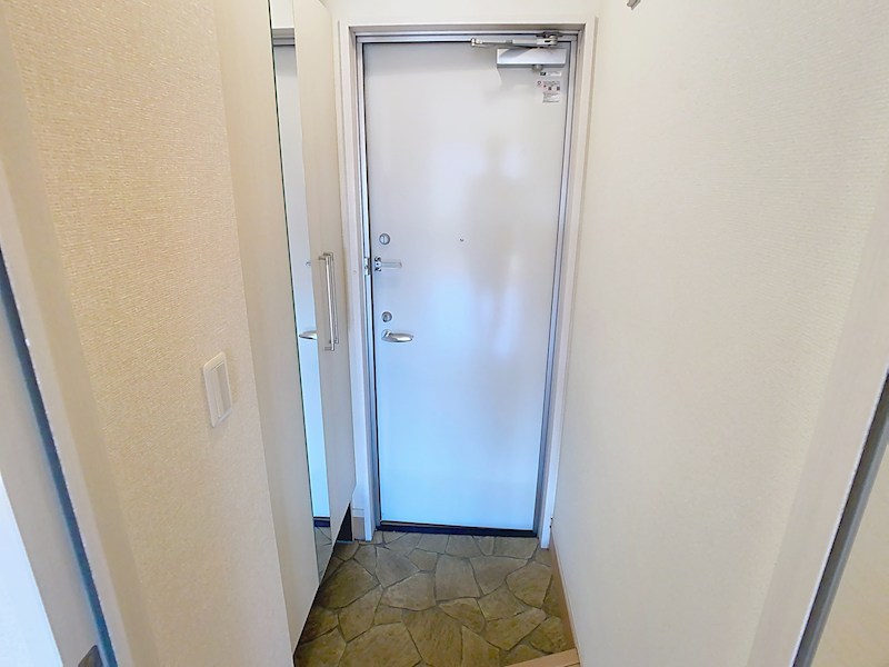 フィオーレ三条 玄関