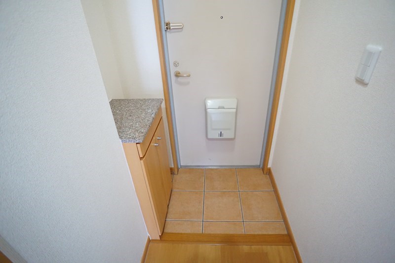 ウエストメゾン大宮 玄関