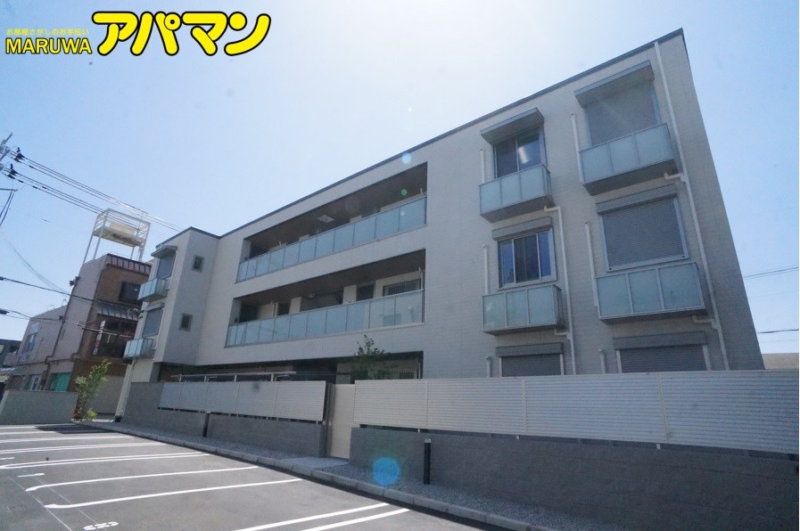 シャーメゾン ブリランテ橿原 301号室 外観