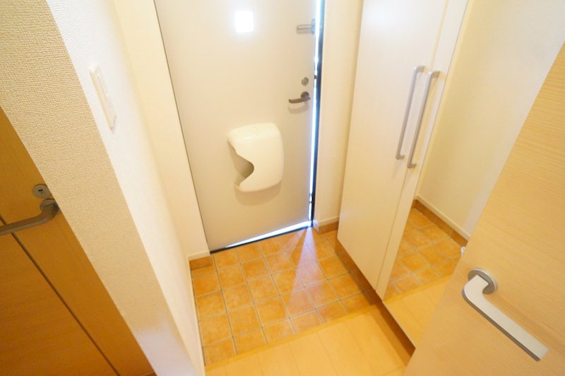 エレガント　ヒル 玄関