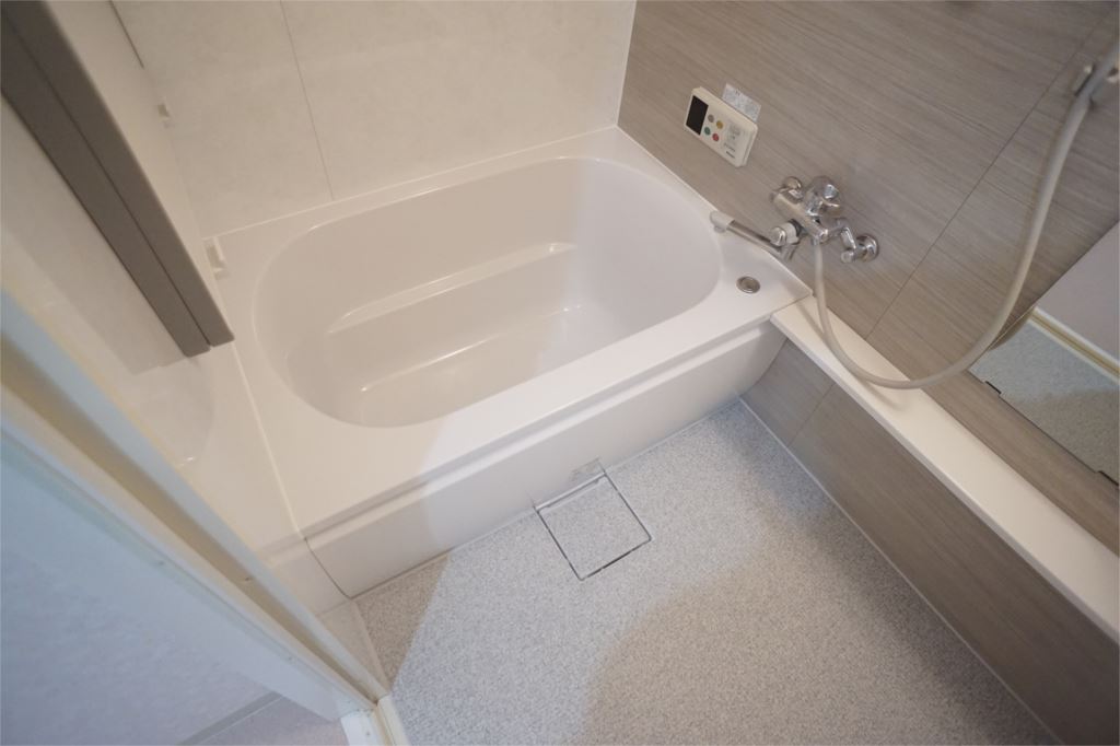 西大寺パークヴィラ 風呂画像