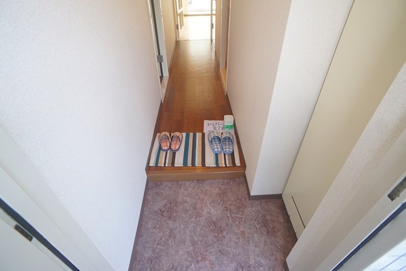 シャトー立田川 玄関