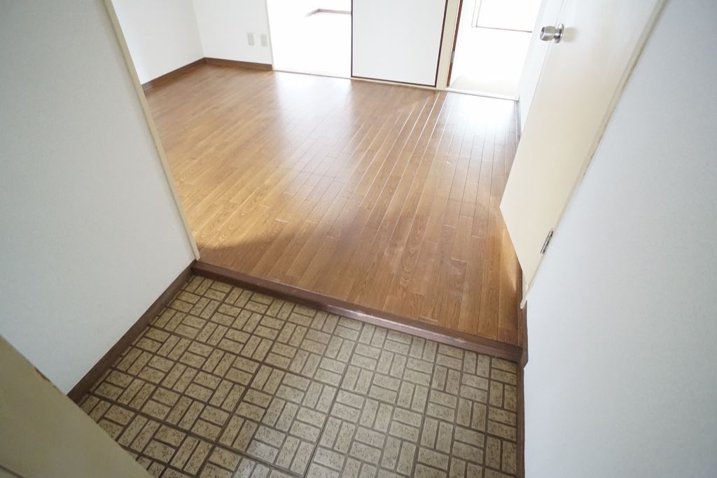 河辺ハイライフコーポ 玄関
