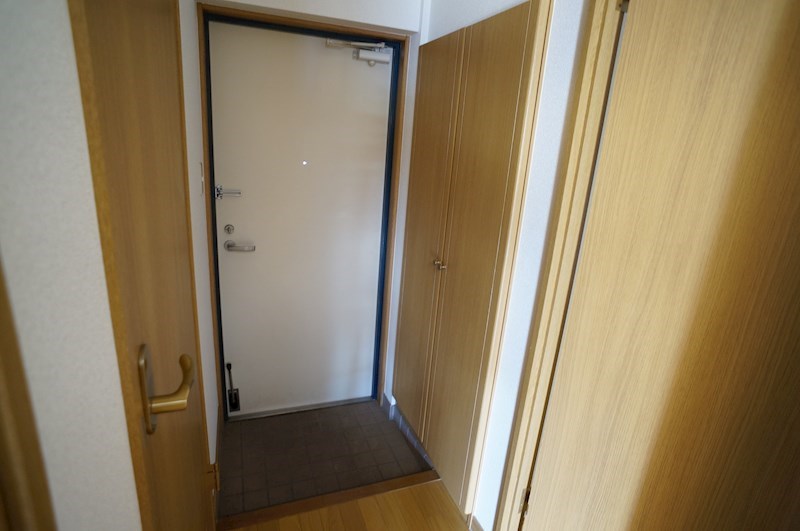 マ　メゾン 玄関