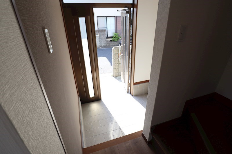 田町戸建 玄関