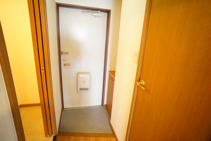 ブランドール佐保川 玄関