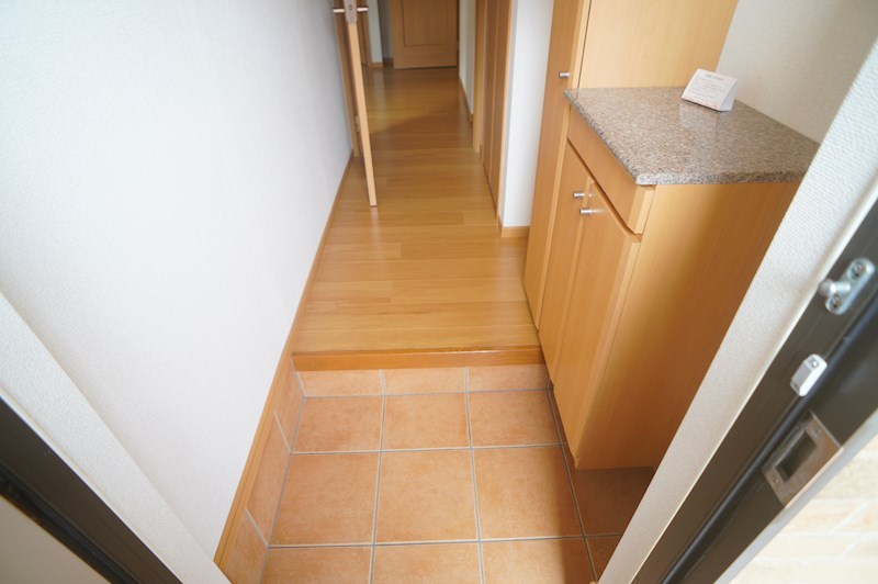 メゾン・ド・弦月 玄関