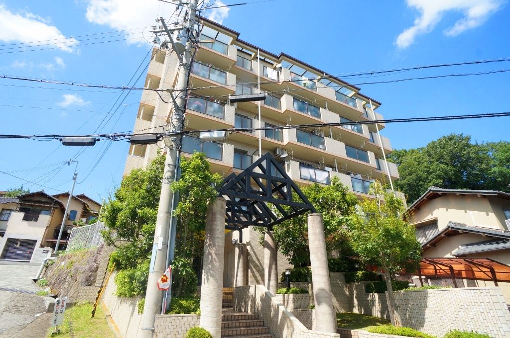 ネオハイツ富雄 303号室 外観
