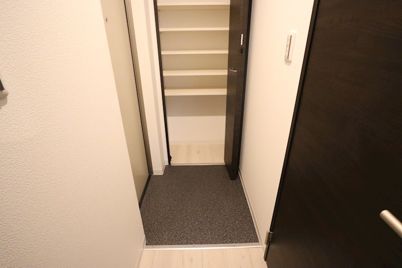 ジーメゾン生駒プレシール 玄関