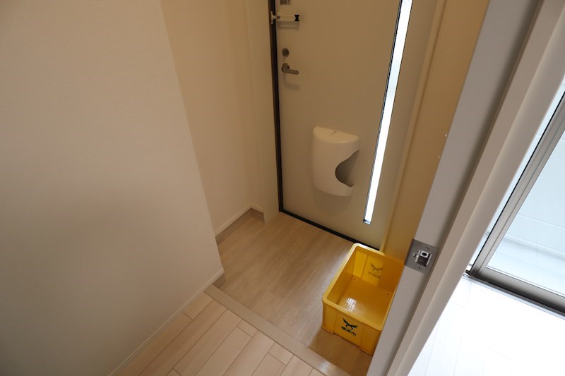 Central River 玄関