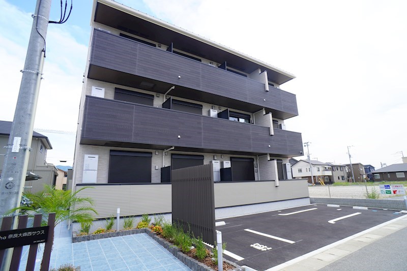 ヒカルサ奈良大森サウス 203号室 外観