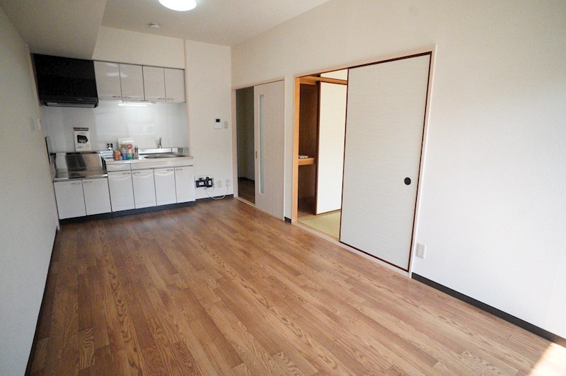 サン　ドミール リビング