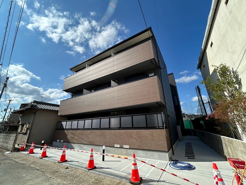 UNI　FLAT　奈良法蓮町 303号室 外観