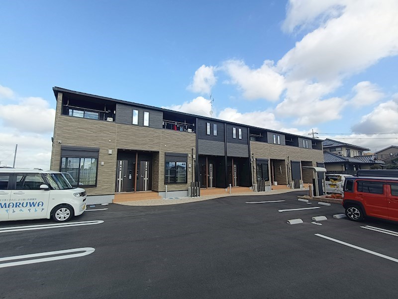 チャロズ　コート 102号室 外観