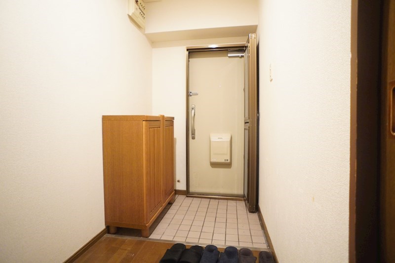 ネオハイツ学園前 玄関