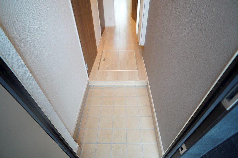 グレイス王寺 玄関
