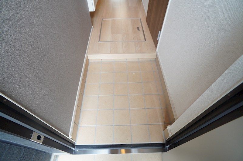 グレイス王寺 玄関