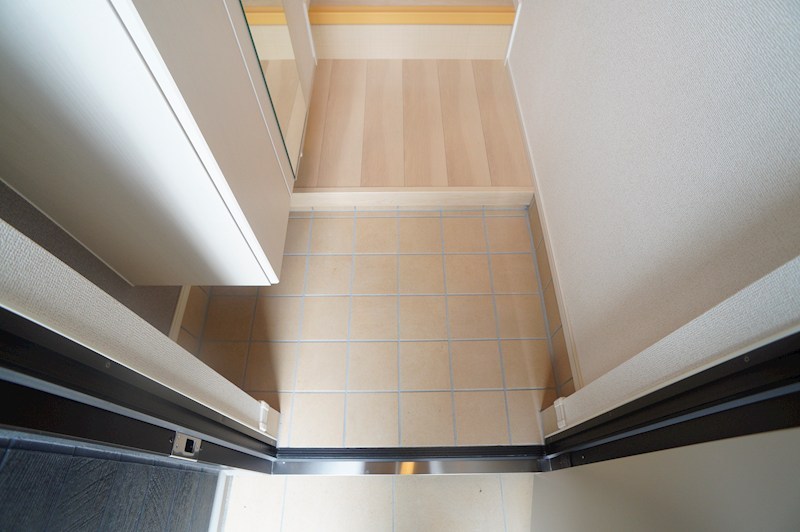 グレイス王寺 玄関