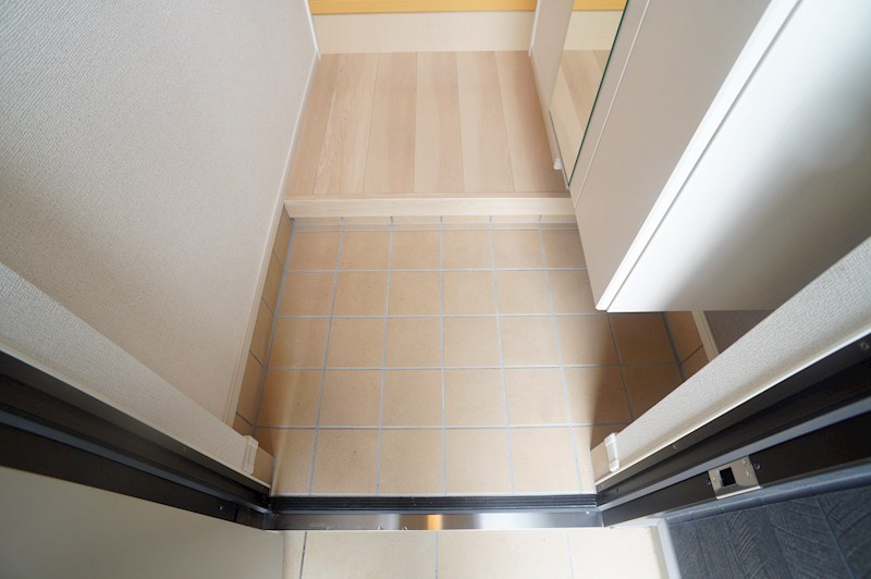 グレイス王寺 玄関