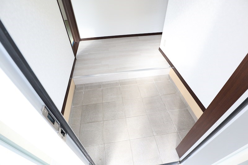 天理市櫟本町　戸建 玄関