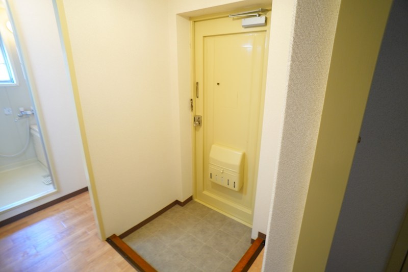 ハイツエミエール 玄関