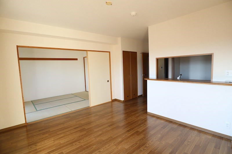 オーク・ステージ八木 リビング