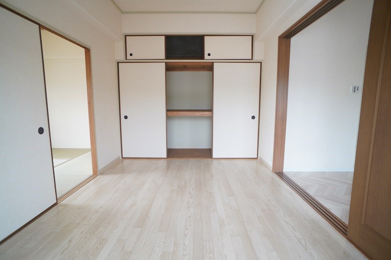 三郷駅前マンション ベッドルーム