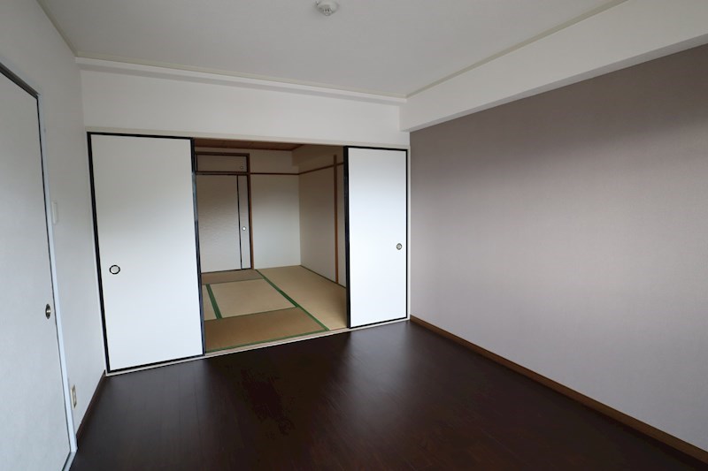 リアライズ八木 ベッドルーム