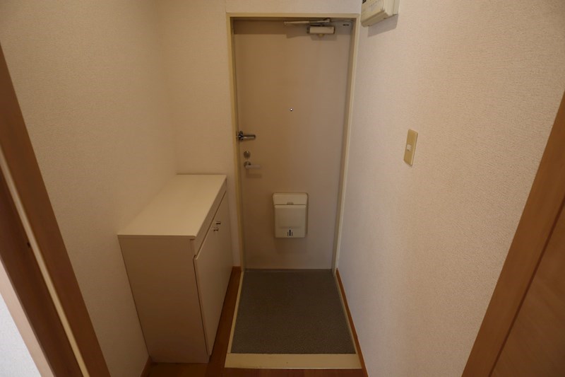 ハイツ・ラフォーレ 玄関
