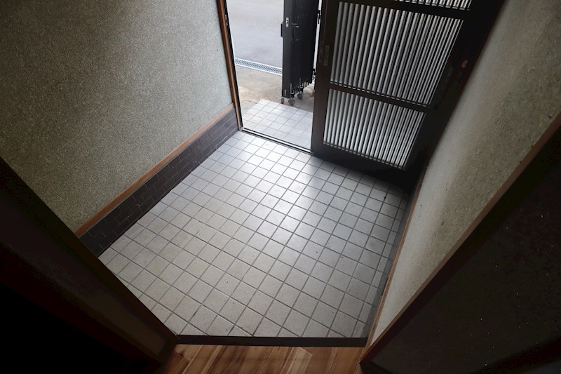 橿原市太田市町戸建 玄関