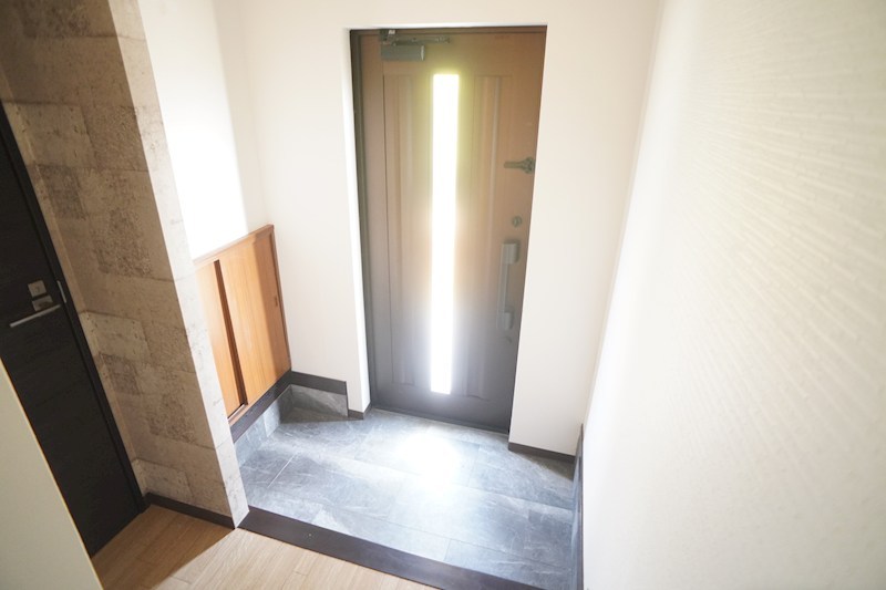 学園南2丁目戸建 玄関