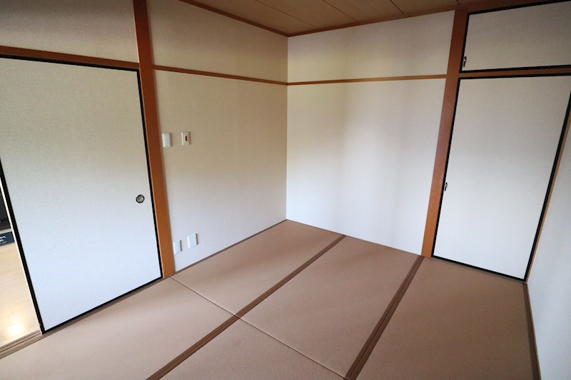 リアライズ八木 ベッドルーム