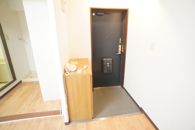 シティロイヤル富雄南 玄関
