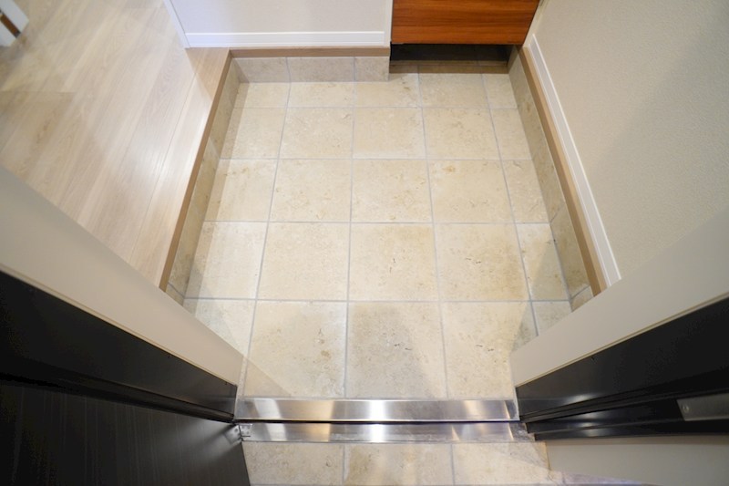 シャーメゾン　新大宮 玄関