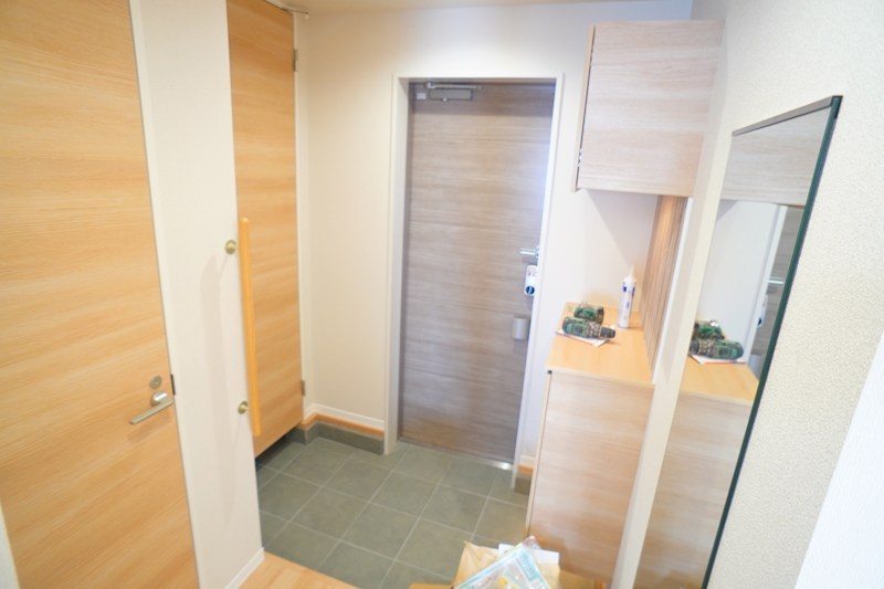 レジデンス三条宮前 玄関