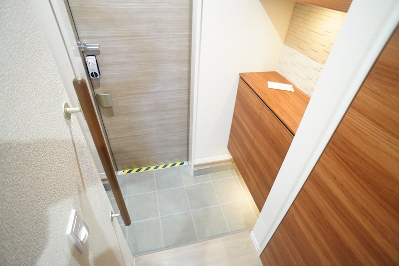 レジデンス三条宮前 玄関