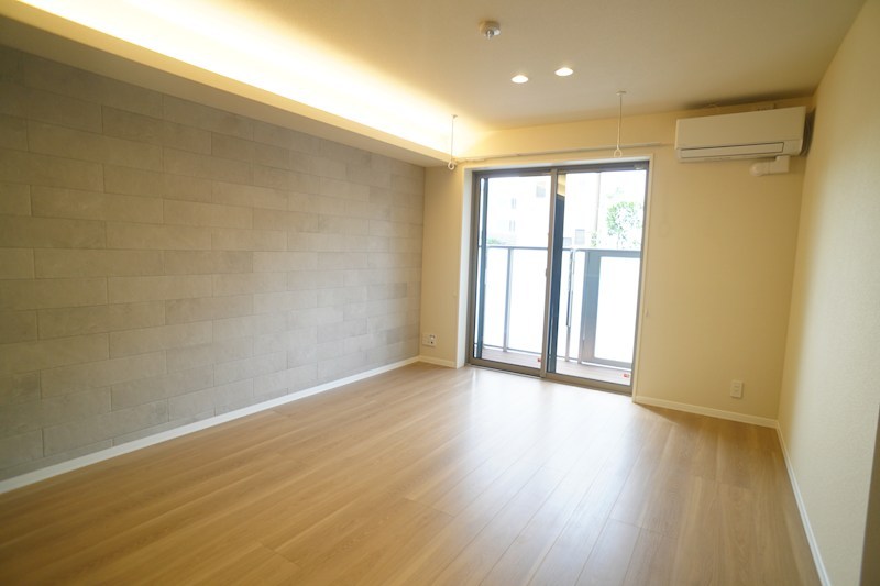 レジデンス三条宮前 リビング