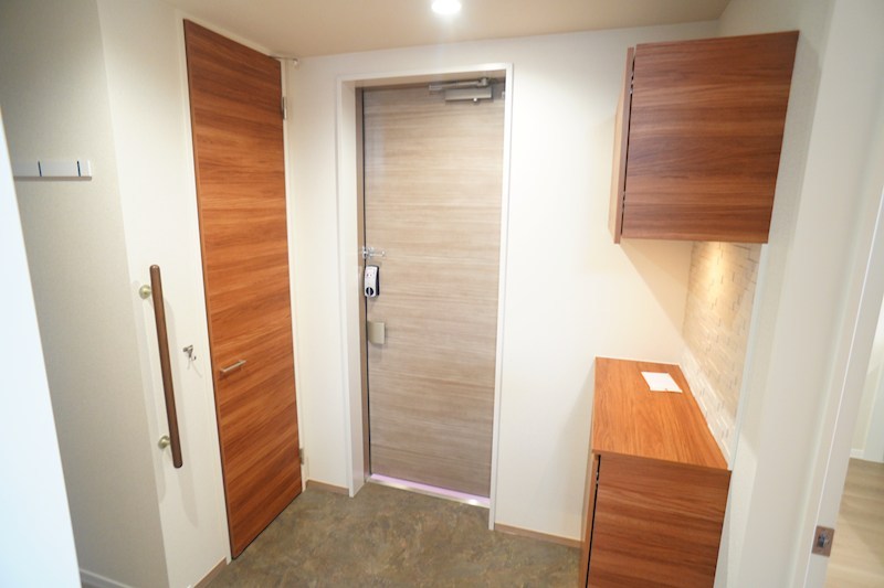 レジデンス三条宮前 玄関