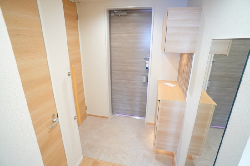 レジデンス三条宮前 玄関