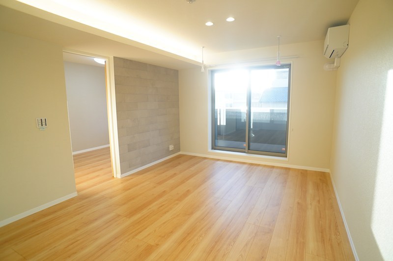 レジデンス三条宮前 リビング