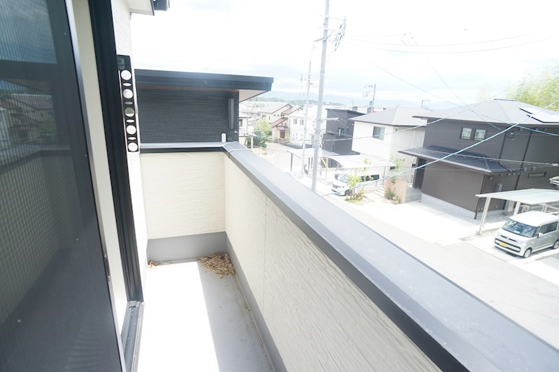 中山町23-1　戸建て ベランダ