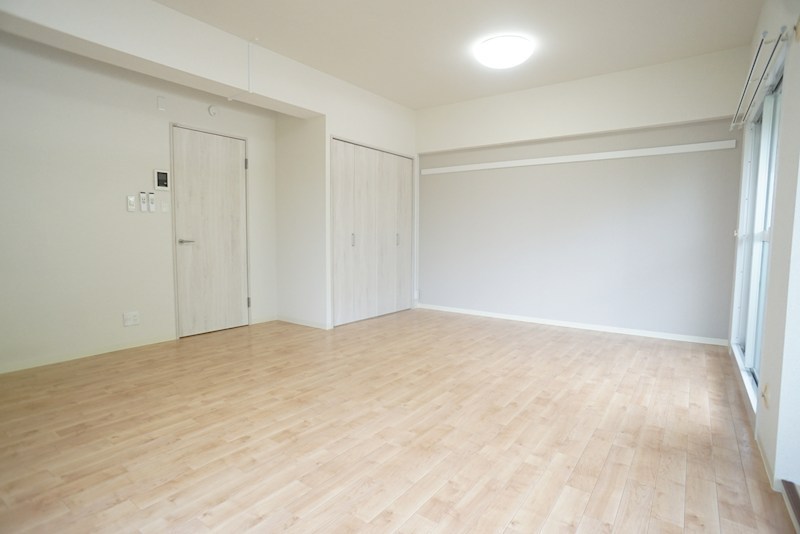 三和平城グランドパレス リビング