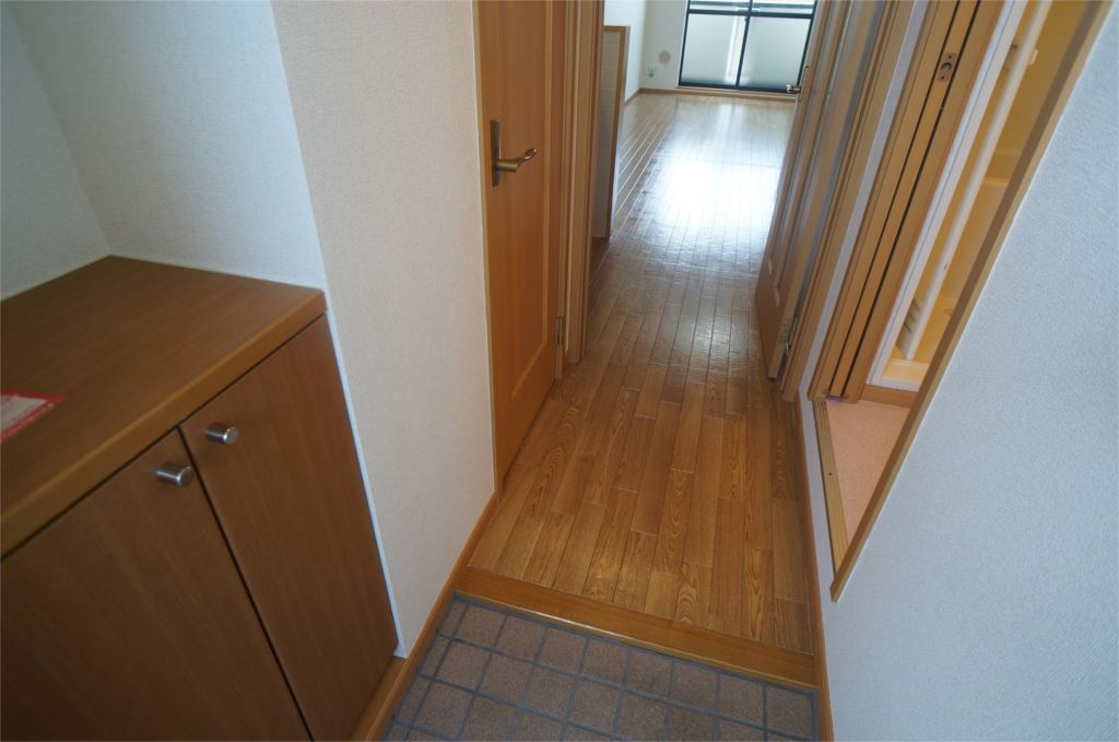 メゾン　ジュネス　２２５ 玄関