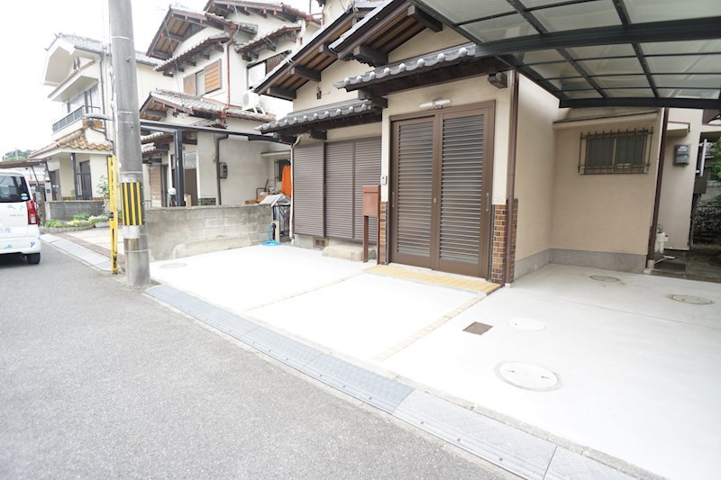 平端の家  玄関