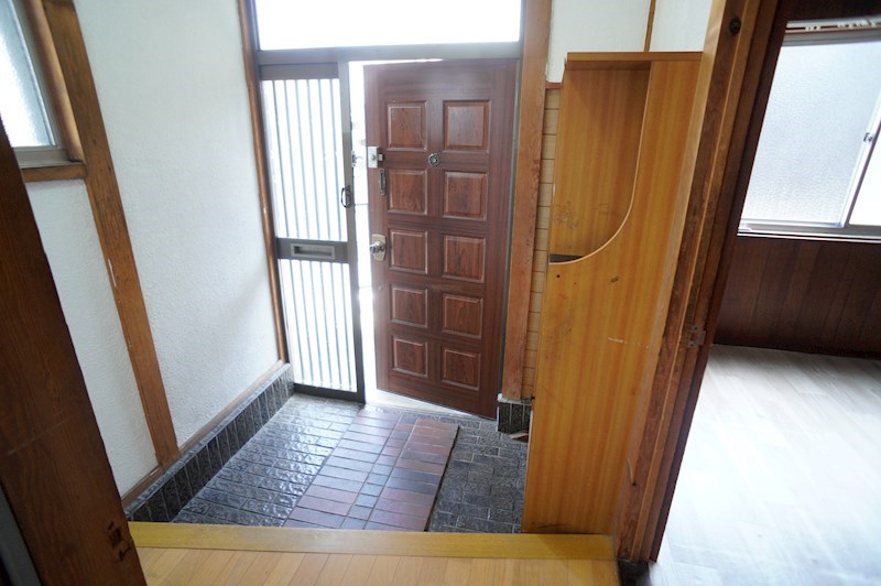 上牧町米山台戸建 玄関