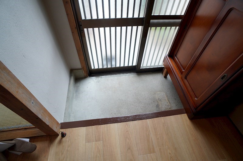 王寺町畠田戸建4DK 玄関