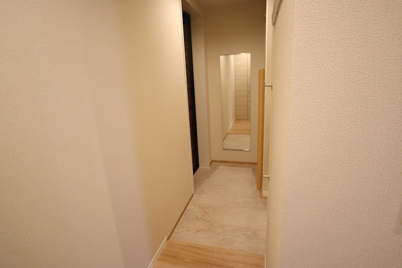 メゾン ソラリス 玄関